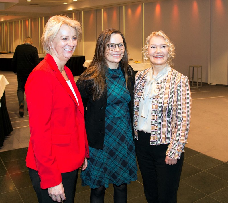 Unnur Pétursdóttir, stjórnarformaður LSR, Katrín Jakobsdóttir, forsætisráðherra og Harpa Jónsdóttir.