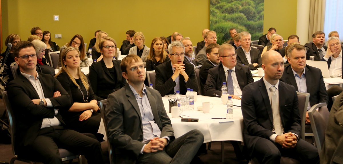 Fjölmenni á útgáfusamkomu bókarinnar, sem út kom á vegum Landssamtaka lífeyrissjóða.